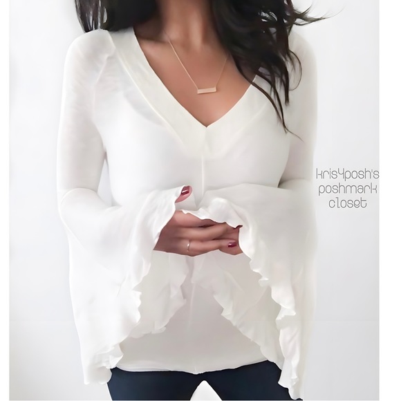 Free People Tops - NWOT Free People Dramatic Ruffle Sleeve Knit Top